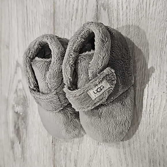 UGG slippers - Picture 2 of 5